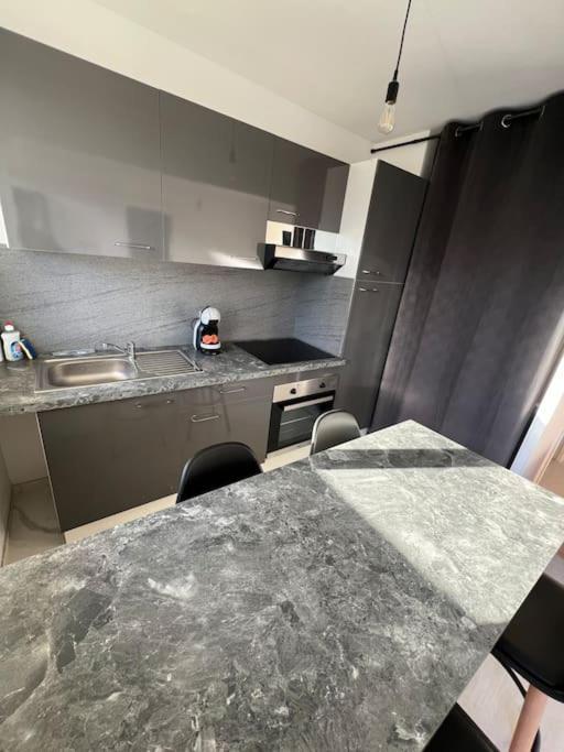 Grey Bel Cote ! Apartment